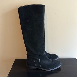 Almost new UGG boots